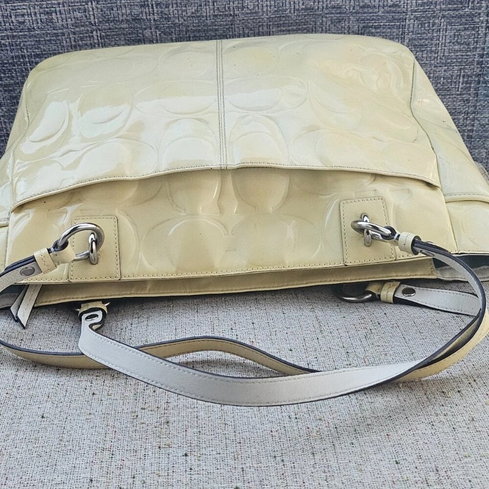 Coach Ladies Shoulder Bag Purse Cream Patent Leather Hand Bag Tote Large Bag - Picture 5 of 13